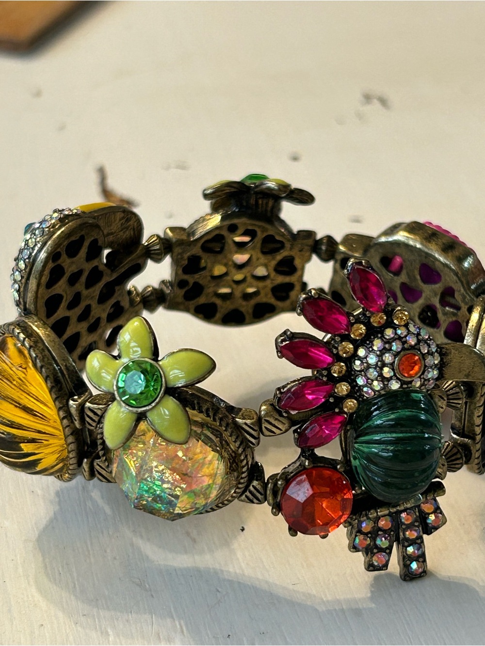 Betsey Johnson "Paradise Lost" Parrot Stretch Bracelet - Picture 5 of 5